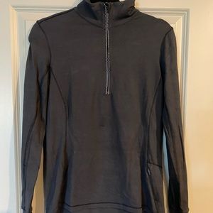 Lululemon Loose Fitting 1/4 zip pullover. Black - size 6
